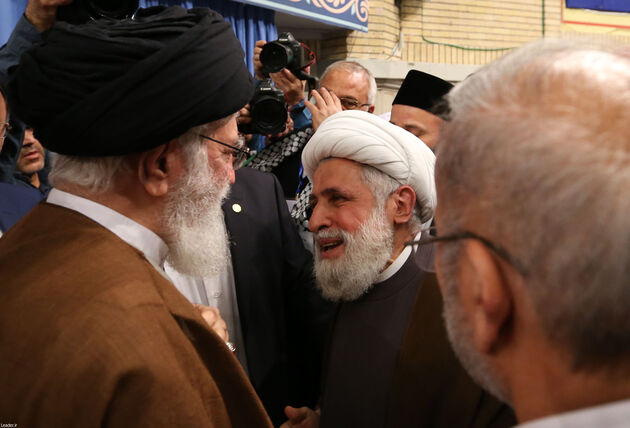 تصاویر دیدار مسئولان نظام، مهمانان کنفرانس وحدت و سفرای کشورهای اسلامی با رهبری