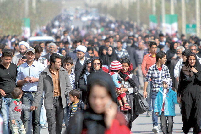نماینده اصفهان: دختران مجرد با مسلمانان علاقه‌مند به ایران ازدواج کنند