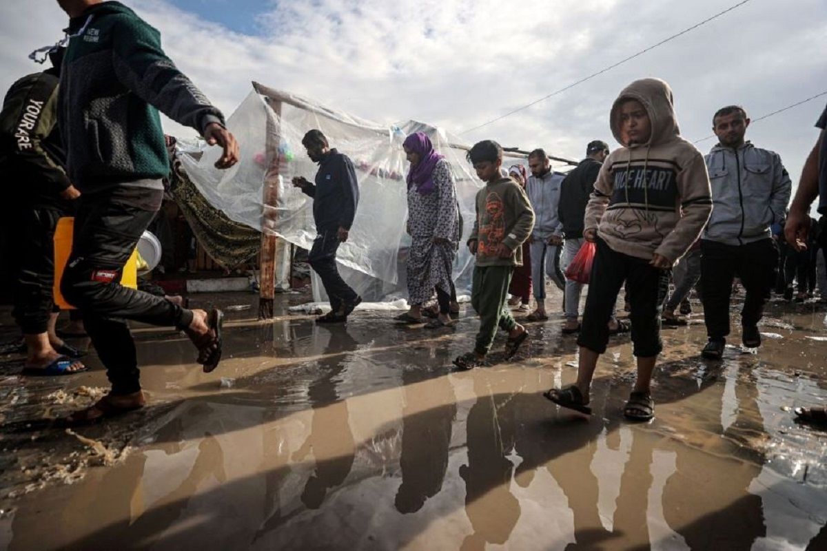 باران و سرما آوارگان غزه را غافلگیر کرد+ عکس