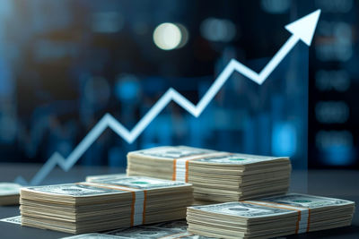 دلار در قله تاریخی | افزایش قیمت 2440 تومانی در یک روز | دلار مبادله‌ای 32 هزار تومان گران شد