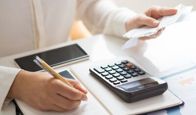 سیاست‌های حمایتی مانند افزایش حقوق، سطح رفاه را بالا می‌برد؟ | دل‌انگیزان: مسئله امروز یک کارگر صرفا تورم نیست؛ مسئله بقا است