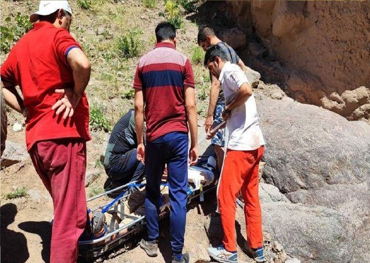 سقوط مرگبار یک کوهنورد / ارتفاعات تکاب قربانی گرفت
