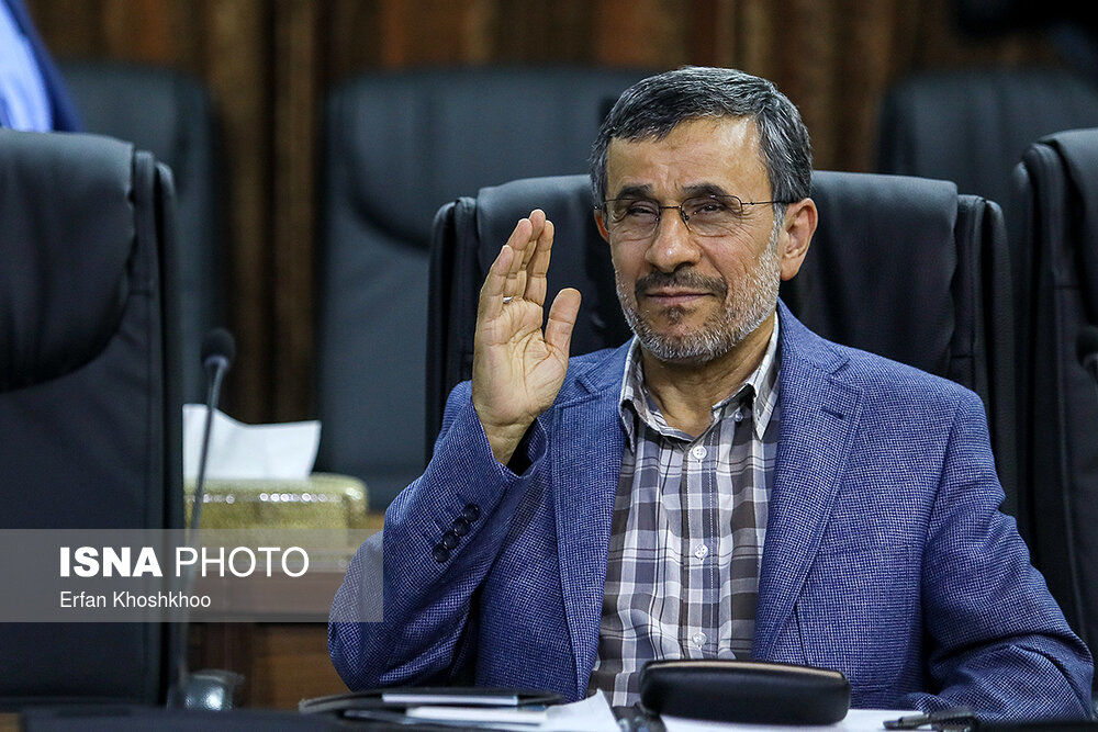 احمدی‌نژاد: امیدوارم مقامات ایران و آمریکا در مدیریت جهان نقش داشته باشند/ترامپ منافع آمریکا را مادی نبیند/ آمریکا از بمب اتم ما نمی‌ترسد/اگر من بودم هرگز برجام را امضا نمی‌کردم