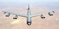 سقوط بمب‌افکن B-52 آمریکا/ احتمالا 8 نفر کشته شده اند