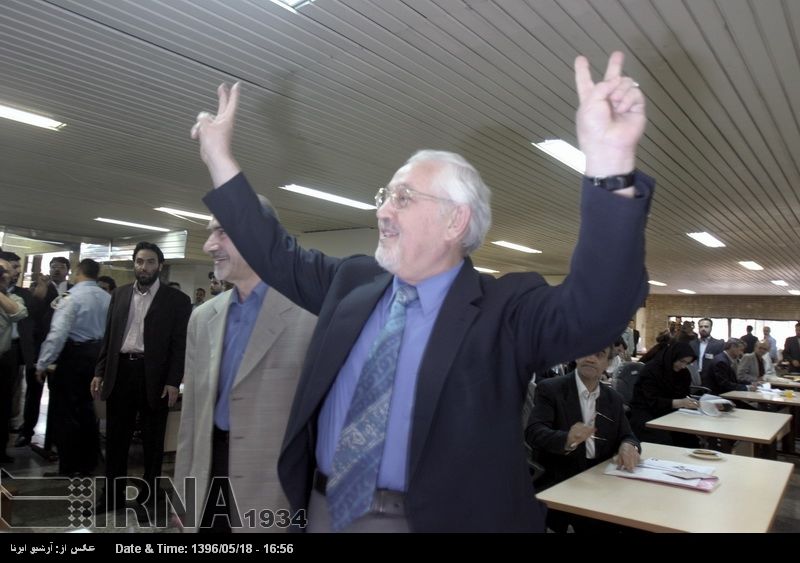 برنامه مراسم تشییع ابراهیم یزدی اعلام شد / زمان ورود پیکر وزیر خارجه دولت موقت به ایران