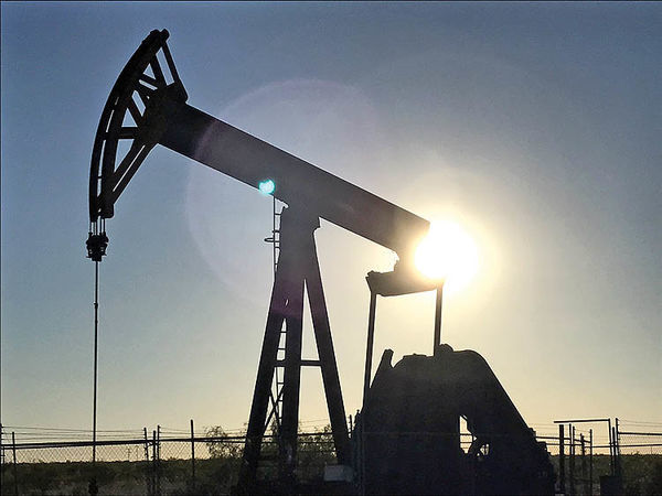 گمانه‌زنی‌ها درباره گام بعدی نفت پس از فتح قله ۷۰ دلاری