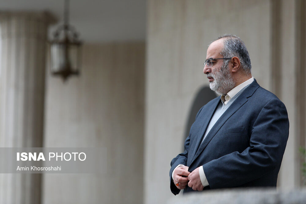 توییت معنادار مشاور روحانی  درباره انتخابات