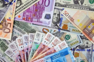 قیمت دلار و یورو در صرافی ملی امروز یکشنبه ۱۴ دی1404/کاهش قیمت یورو 