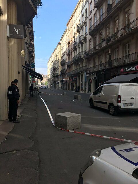 انفجار در فرانسه با بمب پستی