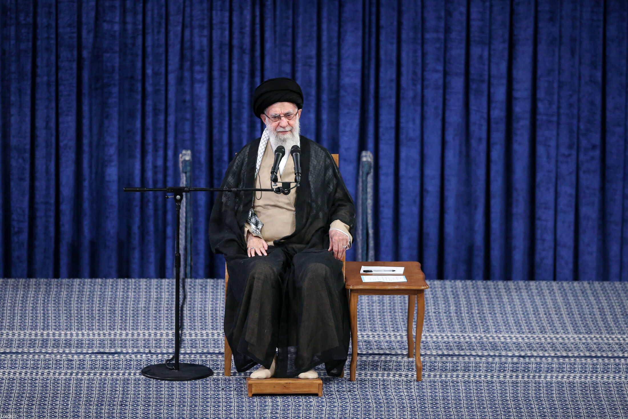  رهبر انقلاب: هیچ منفعتی برای امت اسلامی بالاتر از اتحاد نیست 