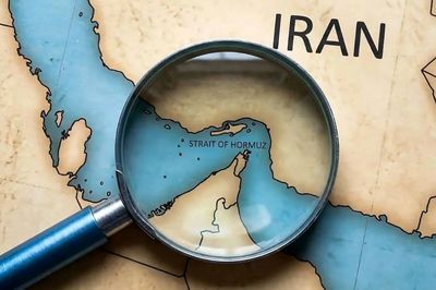 تسنیم: برای تنگه هرمز فقط ایران و عمان تصمیم می گیرند