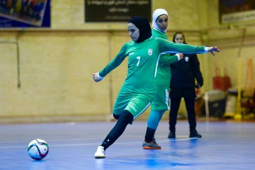 بازگشت کریمی به فوتبال ایران+عکس