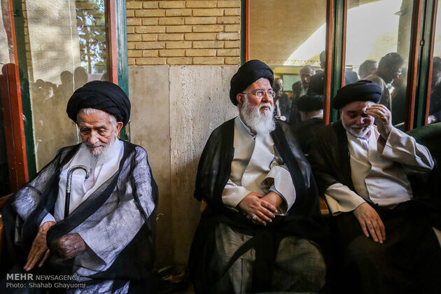 تصاویر مراسم ختم همسر آیت الله علم الهدی
