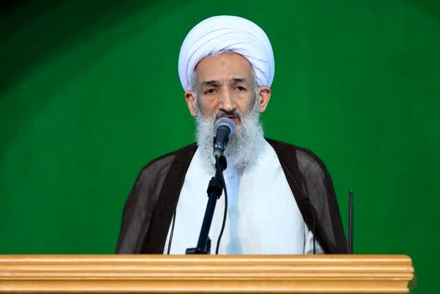 امام جمعه ساری: مسئولانی که حجاب را در مدارس نادیده میگیرند باید برکنار شوند / اظهارات برخی مسئولان، زمینهساز جنگ لفظی و اختلاف است