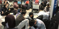 مسافران خارجی سرگردان و ناراضی در فرودگاه بین المللی امام خمینی + عکس