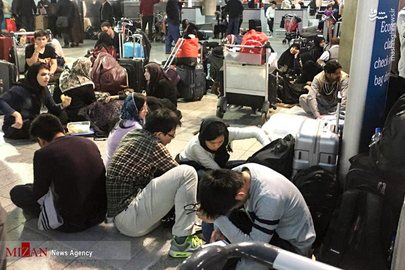 مسافران خارجی سرگردان و ناراضی در فرودگاه بین المللی امام خمینی + عکس