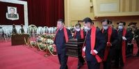 تصاویری از حضور رهبر کره‌شمالی در یک مراسم خاکسپاری بدون ماسک

