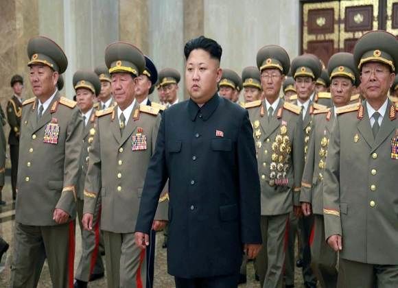 هدیه عجیب رهبر کره شمالی در دست افسران ارتش