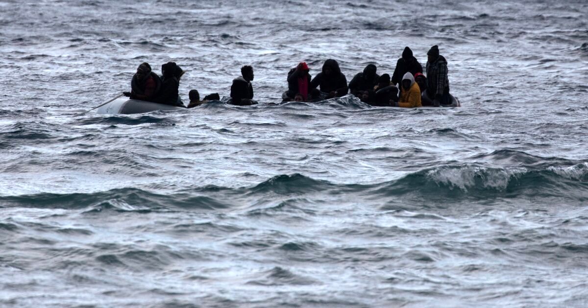 حادثه برای قایق پناهجویان/ 60 نفر غرق شدند