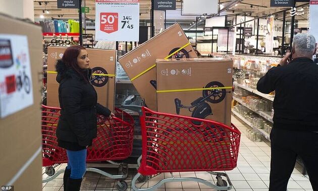 Black Friday 2019 ؛ تصاویر جالبی از «جمعه سیاه»
