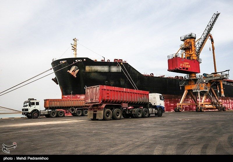 واردات سه کالای اساسی در بنادر ایران