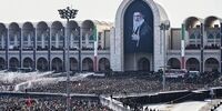 تصاویر| اقامه نماز بر پیکر «رهبر شهید انقلاب»