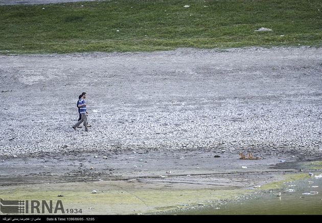 خشک شدن دریاچه طبیعی عباس آباد