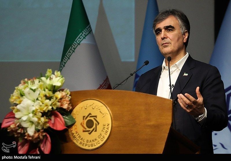 فرزین: اگر نرخ ارز مرکز مبادله افزایش یابد تورم شدید ایجاد می کند/ هر دو بازار رسمی و غیر رسمی را با هم کنترل می کنیم