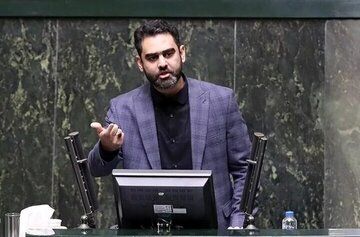 انتقاد تند ثابتی به فرمانده سپاه تهران به خاطر سخنرانی در ایران خودرو/ چگونه می‌روید و کنار استکبار داخلی می‌نشینید و چنین حرف‌هایی می‌زنید؟