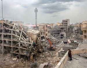 هزینه سرسام‌آور بازگشت به «نقطه صفر» | خرج بازسازی واحدهای تخریب شده در جنگ معادل راه‌اندازی چند پروژه و ابرپروژه است؟