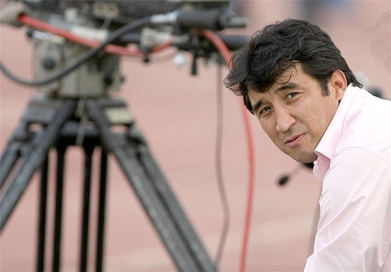 جنجال ادامه دار خداداد عزیزی/جدال با خبرنگاران و تکرار کلمات عجیب