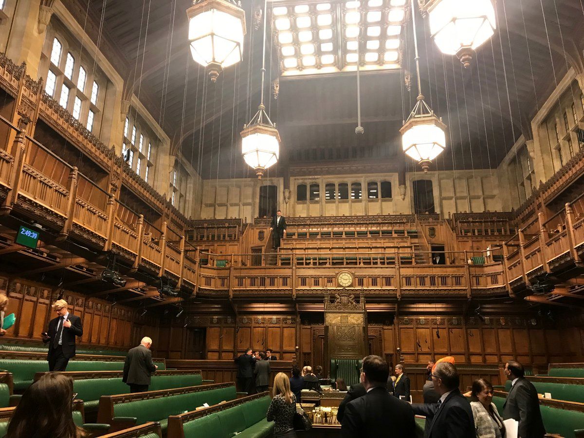 سقف پارلمان انگلیس چکه کرد+عکس