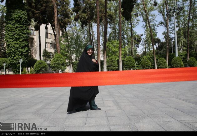 هیات دولت در میان خبرنگاران