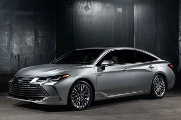 تسلط ژاپنی‌ها بر بازار خودروهای لوکس ایران | خودروهای 9 میلیارد تومانی بازار زیر ذره‌بین+ جدول