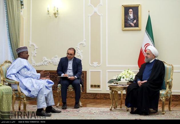 تقدیم استوارنامه سفرای جدید به روحانی
