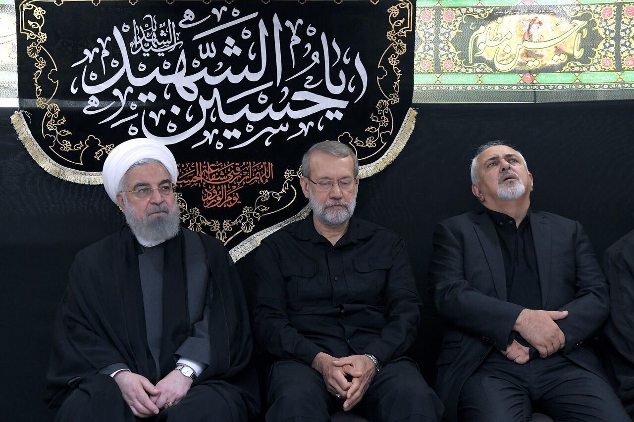 پچ پچ های ظریف و حسن روحانی با علی لاریجانی در یک مراسم+تصاویر