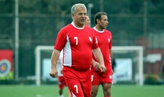 حضور سلطان فوتبال ایران دریک تئاتر کمدی +گزارش تصویری