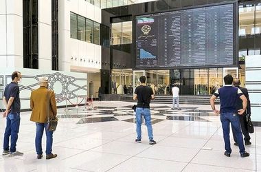 2 شرط مهم برای رونق بازار سرمایه | آقابزرگی: دولت هیچ برنامه‌ای برای بورس ندارد | رشد بورس خودجوش است