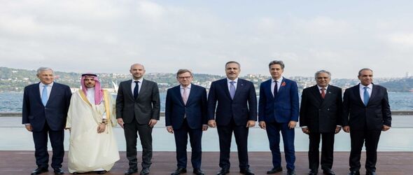 دو مسیر، یک هدف؛ ائتلاف هشت‌کشوری مانع جنگ جدید علیه ایران خواهد شد؟