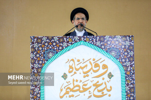 راهکارهای امام جمعه تهران برای مقابله با آلودگی هوا / اگر دل‌های ما به یکدیگر نزدیک باشد، رحمت الهی بر جامعه نازل می‌شود