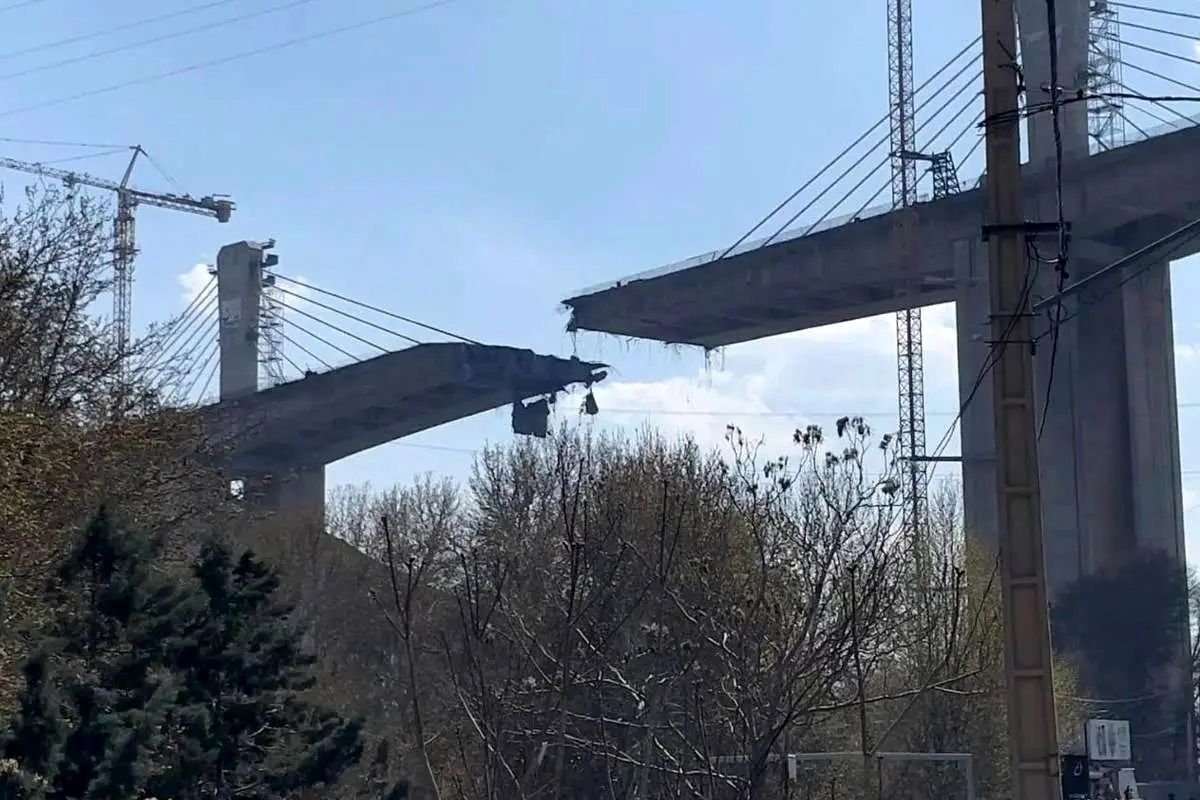 جنگ علیه ایران؛ روز سی و پنجم | صدای چند انفجار مهیب در تهران | اولین واکنش ترامپ به سقوط جنگنده‌های آمریکایی |هدف قرار گرفتن یک هواپیمای A۱۰ در تنگه هرمز | انفجارهای شدید در حیفا و تل‌آویو