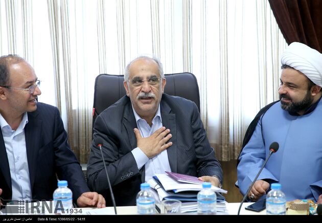 حضور کرباسیان و شریعتمداری در اتاق اصناف ایران