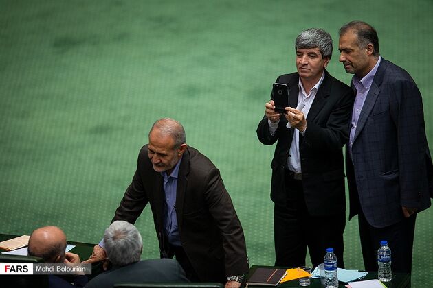 گوشی نمایندگان