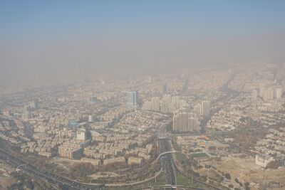 بازندگان و برندگان روزهای آلوده تهران | نفسِ پایتخت به شماره افتاده است | ما نان را به قیمت جان می‌خوریم 