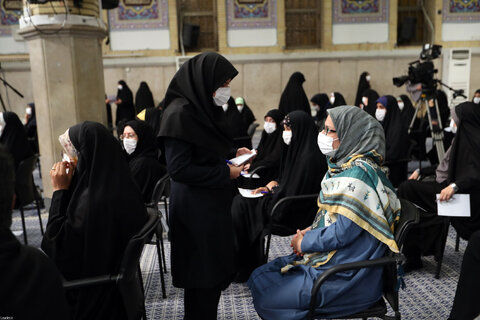 تصاویری متفاوت از حجاب دختران نخبه در دیدار با مقام رهبری
