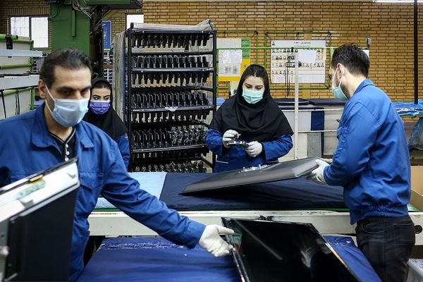 زنان؛ قربانی اول «تعدیل نیرو» | گلپور: حذف زنان از بازار کار، خانواده‌ها را در معرض «فقر چندبعدی» قرار می دهد