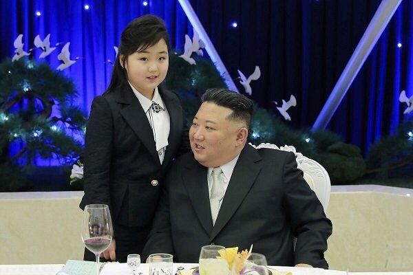 رهبر کره شمالی با دخترش از پادگانی «نامعلوم» بازدید کرد+ تصاویر
