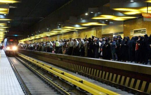 طرح جدید مترو برای عدم ورود آقایان به واگن بانوان!+ عکس