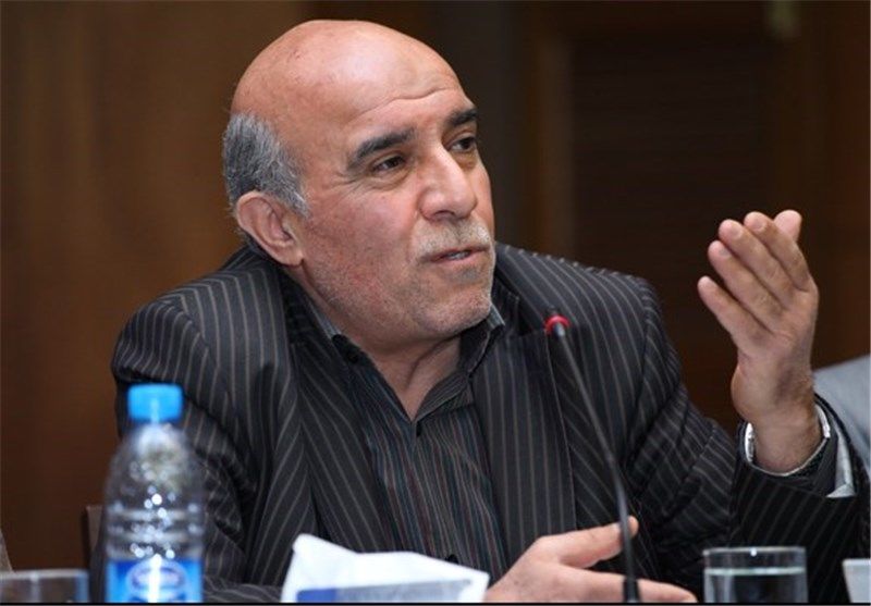 آب پاکی دبیر انجمن خودروسازان روی دست خریداران خودرو؛ قیمت کارخانهای خودرو با افت قیمت دلار کاهش نمییابد