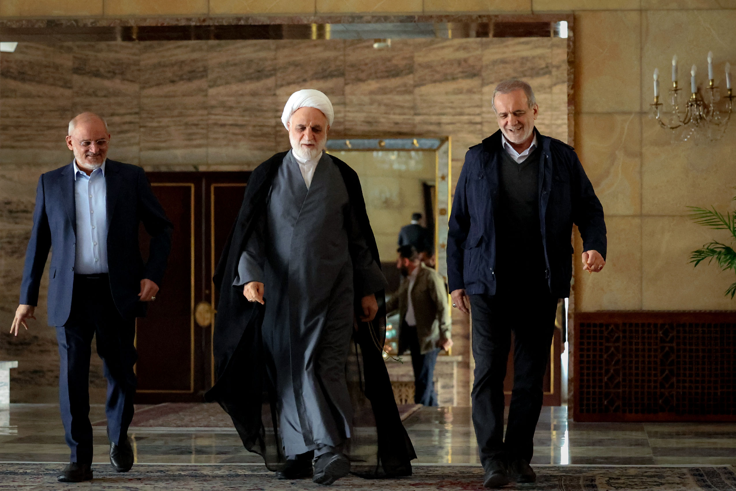 عکسی خاص از قالیباف و پزشکیان در کنار هم / رئیس جمهور میزبان محسنی اژه ای شد + تصاویر